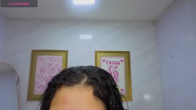 Snapshot of Violetta_jhonson_a chatting on 05-14-26, 03:58 Violetta jhonson a online show from 05-14-26, 03:58