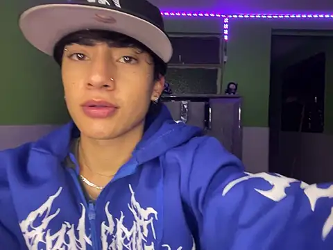 Snapshot of ThiagoDV chatting on 02-18-26, 03:15 ThiagoDV online show from 02-18-26, 03:15