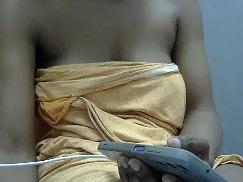 Snapshot of SweetAssP25 chatting on 11-11-25, 03:40 SweetAssP25 online show from 11-11-25, 03:40