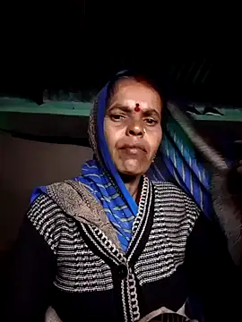 Hot juli73 online show from 12-05-25, 04:49