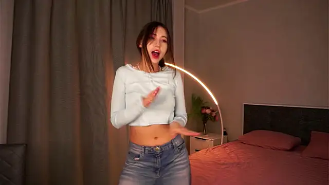 NanceeWestaway online show from 11-19-25, 03:45