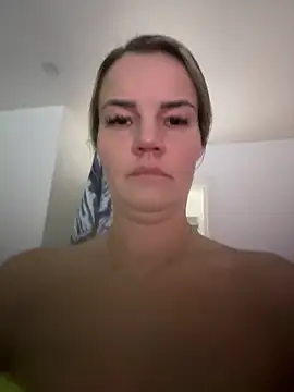 Cutebrowneyes  online show from 03-02-26, 10:06