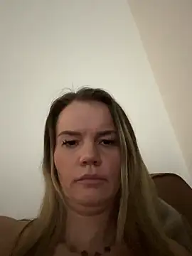 Cutebrowneyes  online show from 01-14-26, 12:47