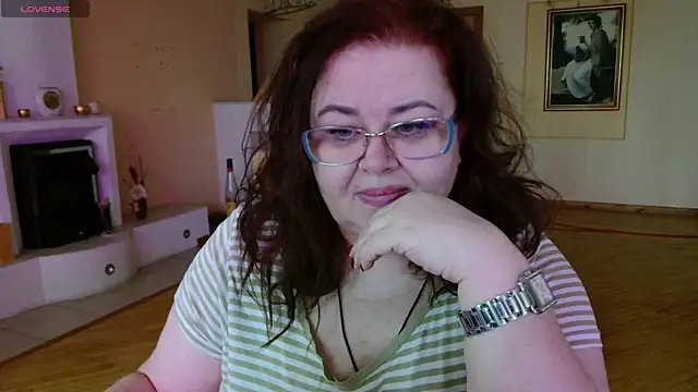 Natali-Gucci online show from 04-10-26, 09:27