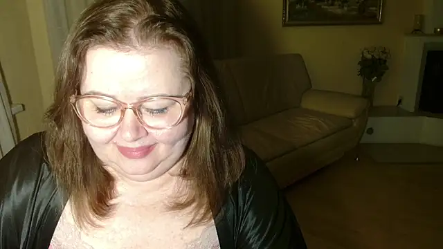 Snapshot of Natali-Gucci chatting on 12-04-25, 11:15 Natali-Gucci online show from 12-04-25, 11:15