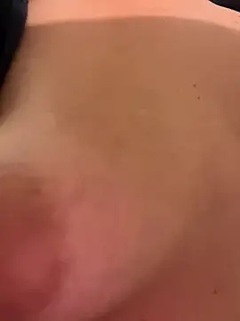 Snapshot of Lauraxy chatting on 11-11-25, 01:50 Lauraxy online show from 11-11-25, 01:50