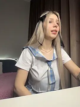 Snapshot of Olivia1Taylor1 chatting on 11-18-25, 06:06 Olivia1Taylor1 online show from 11-18-25, 06:06