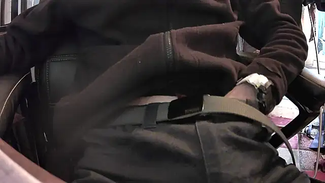 Chrisatmiami online show from 11-21-25, 01:43