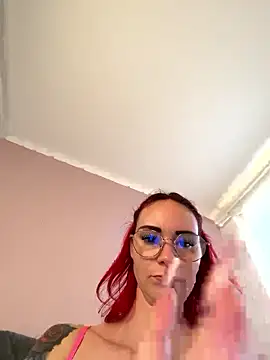 Snapshot of AlinaWinter chatting on 01-12-26, 01:29 AlinaWinter online show from 01-12-26, 01:29