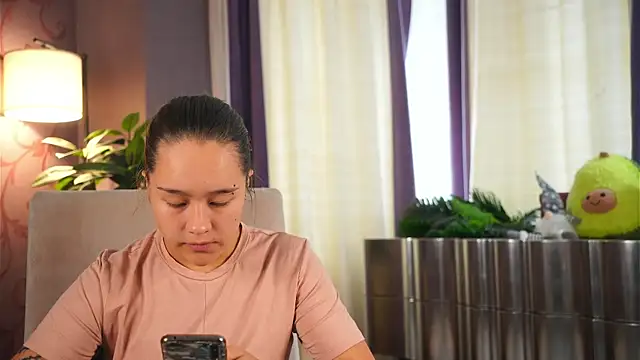 ArleenVizena online show from 11-14-25, 04:38