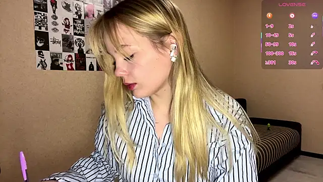 JestineParslow online show from 12-19-25, 08:22