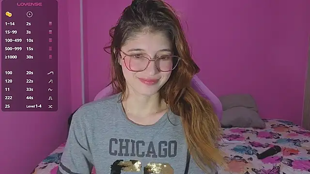 Snapshot of giseselle chatting on 06-11-26, 04:37 giseselle online show from 06-11-26, 04:37