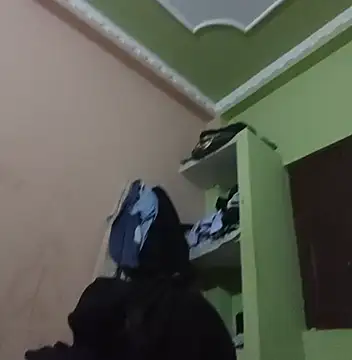 Snapshot of Yamini-X chatting on 11-12-25, 05:06 Yamini-X online show from 11-12-25, 05:06