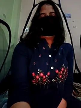 Snapshot of Yamini-X chatting on 03-05-26, 04:09 Yamini-X online show from 03-05-26, 04:09