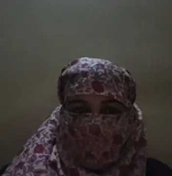 Snapshot of Yamini-X chatting on 11-14-25, 04:16 Yamini-X online show from 11-14-25, 04:16