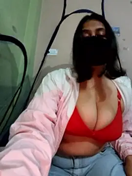 Snapshot of Yamini-X chatting on 02-20-26, 12:07 Yamini-X online show from 02-20-26, 12:07