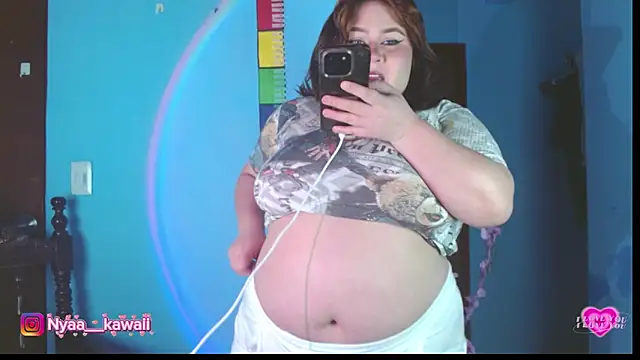 Snapshot of Nyaa_kawaii chatting on 12-17-25, 02:44 Nyaa kawaii online show from 12-17-25, 02:44