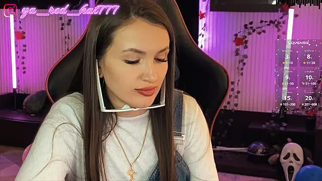 -RED HAT- online show from 04-12-26, 05:33