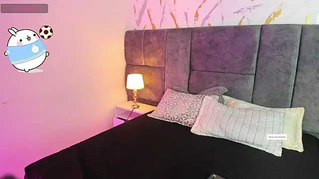 Snapshot of Atenea_Velle chatting on 06-17-26, 03:28 Atenea Velle online show from 06-17-26, 03:28