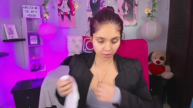 antonella emma online show from 12-15-25, 12:55