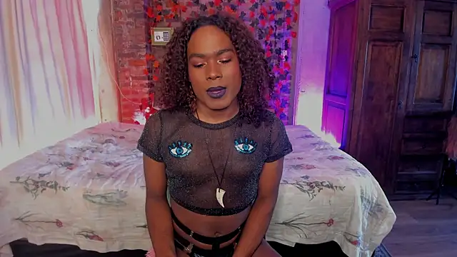 LaGoldenBitch online show from 12-17-25, 04:12