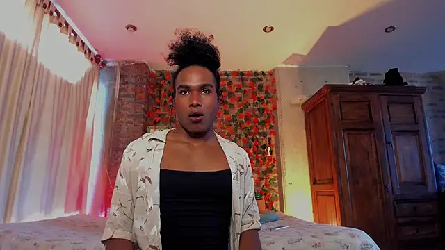 LaGoldenBitch online show from 01-11-26, 02:02