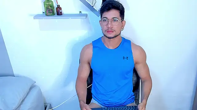 Snapshot of Nolan_joness chatting on 06-21-26, 01:55 Nolan joness online show from 06-21-26, 01:55
