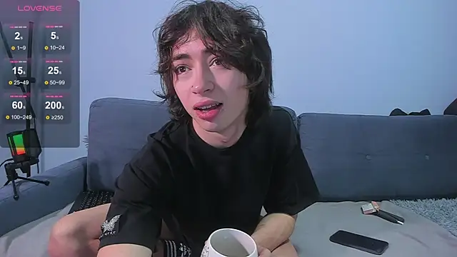 Snapshot of AlanReckless chatting on 11-19-25, 04:23 AlanReckless online show from 11-19-25, 04:23