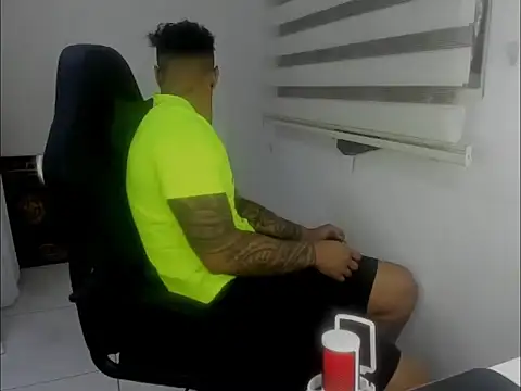 master leather online show from 03-25-26, 01:32