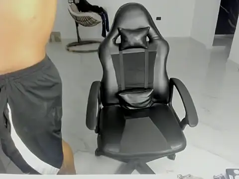 master leather online show from 04-05-26, 06:31