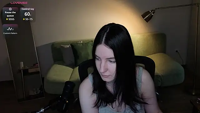 Snapshot of v_crizis324 chatting on 07-11-26, 02:17 v crizis324 online show from 07-11-26, 02:17