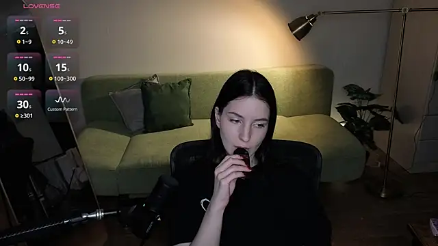 Snapshot of v_crizis324 chatting on 07-04-26, 01:37 v crizis324 online show from 07-04-26, 01:37