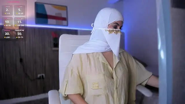 Hannaa Dolly online show from 12-18-25, 03:11