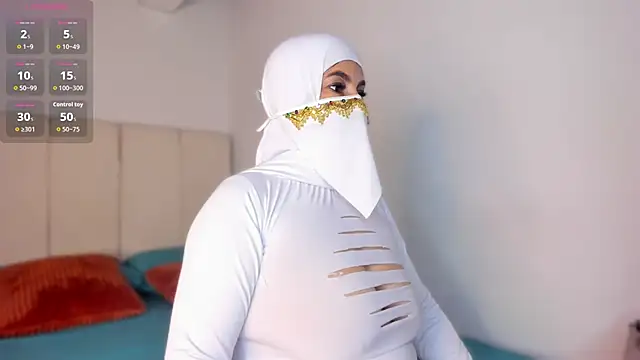 Hannaa Dolly online show from 11-13-25, 02:59