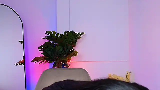 Snapshot of KaliBloom chatting on 02-25-26, 10:42 KaliBloom online show from 02-25-26, 10:42