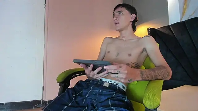 Xanderr owen2 online show from 11-27-25, 08:53