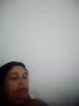 Yuleinnyaguelles online show from 11-14-25, 05:44