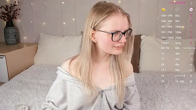 Snapshot of MicheleHonas chatting on 02-26-26, 06:41 MicheleHonas online show from 02-26-26, 06:41