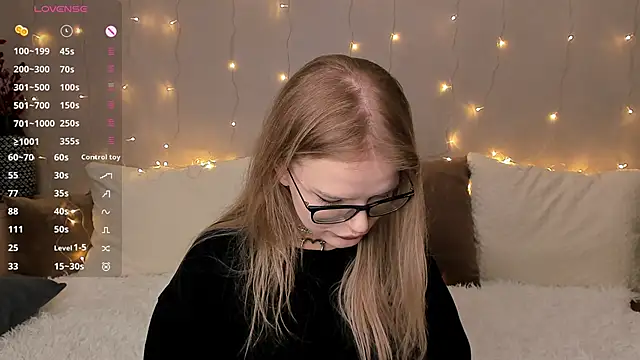 Snapshot of MicheleHonas chatting on 02-02-26, 05:56 MicheleHonas online show from 02-02-26, 05:56