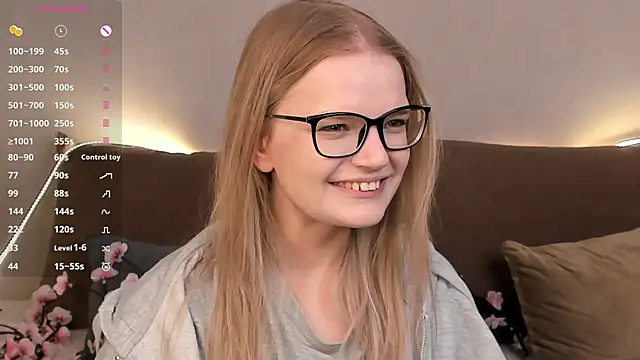 Snapshot of MicheleHonas chatting on 01-16-26, 05:39 MicheleHonas online show from 01-16-26, 05:39