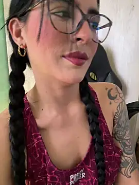 Cristal Cerati  online show from 12-15-25, 04:46