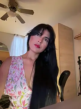 Snapshot of Cristal_Cerati_ chatting on 04-21-26, 10:05 Cristal Cerati online show from 04-21-26, 10:05