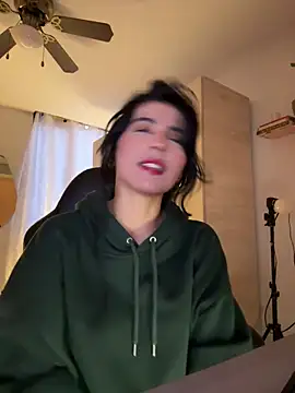 Snapshot of Cristal_Cerati_ chatting on 04-22-26, 10:38 Cristal Cerati online show from 04-22-26, 10:38