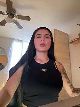 Snapshot of Cristal_Cerati_ chatting on 04-27-26, 10:08 Cristal Cerati online show from 04-27-26, 10:08