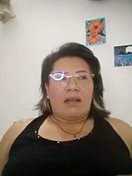 Snapshot of angi_daw chatting on 05-21-26, 02:20 angi daw online show from 05-21-26, 02:20