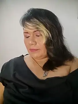 Snapshot of angi_daw chatting on 04-20-26, 02:36 angi daw online show from 04-20-26, 02:36
