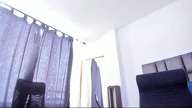 Snapshot of sarahhernandez chatting on 05-21-26, 02:03 sarahhernandez online show from 05-21-26, 02:03