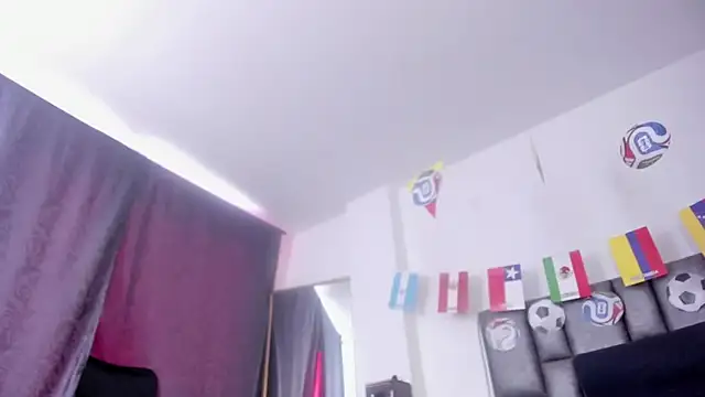 Snapshot of sarahhernandez chatting on 07-10-26, 01:55 sarahhernandez online show from 07-10-26, 01:55