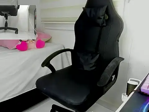 goddess of bitches online show from 02-19-26, 05:04