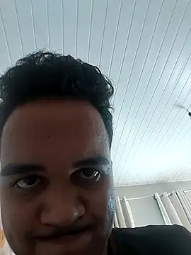 Snapshot of adventon chatting on 12-18-25, 12:20 adventon online show from 12-18-25, 12:20